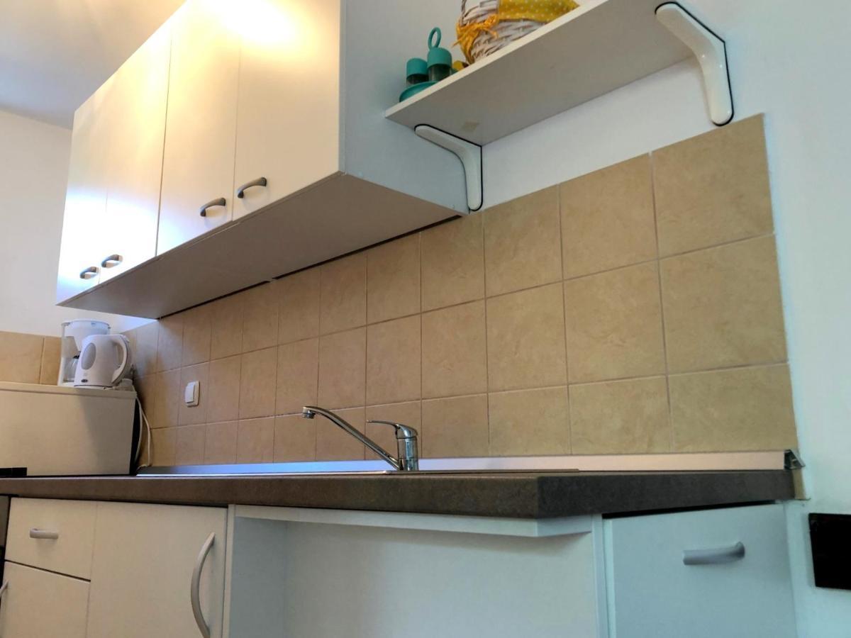 Miramar Gardenn Apartmment Banjol Exterior foto